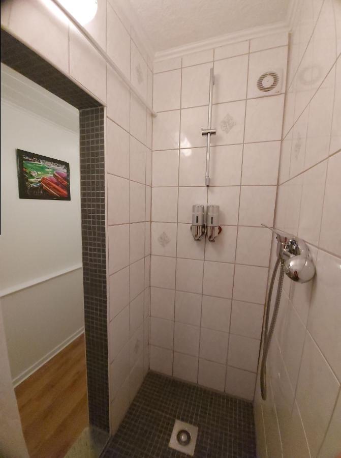 Overnight Apartment Кёльн Экстерьер фото